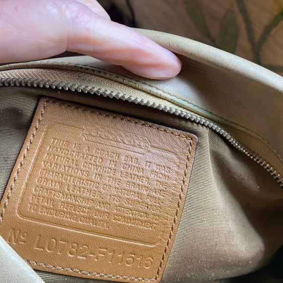 610Coach tan smooth leather #11516 (2017) PO - Picture 5 of 6
